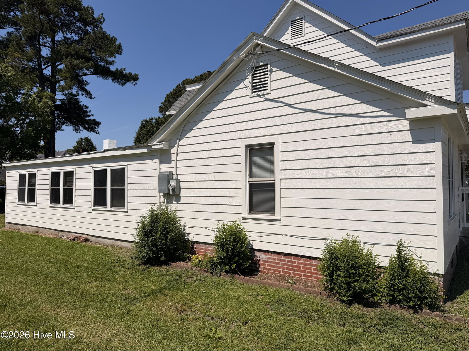 911 W Elizabeth Street, Elizabeth City, NC 27909 — photo 2