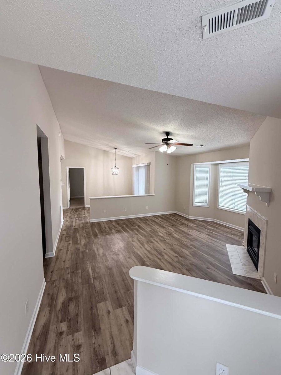 110 Breezewood Drive H, Greenville, NC 27858 — photo 2