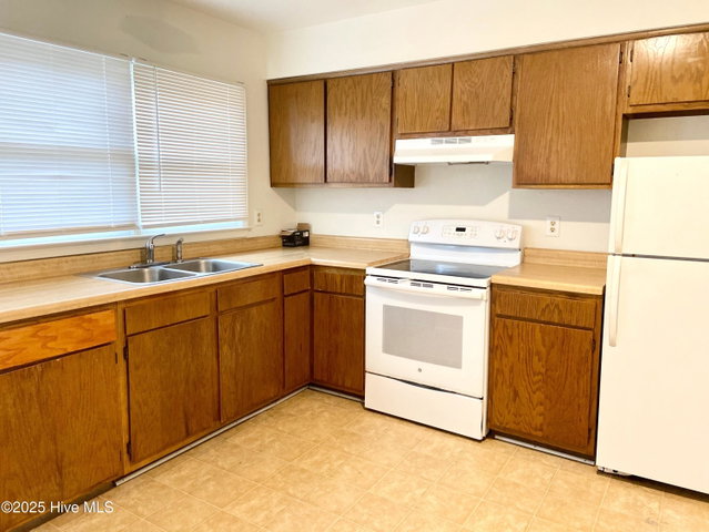 606 W Church Street, Elizabeth City, NC 27909 — photo 2