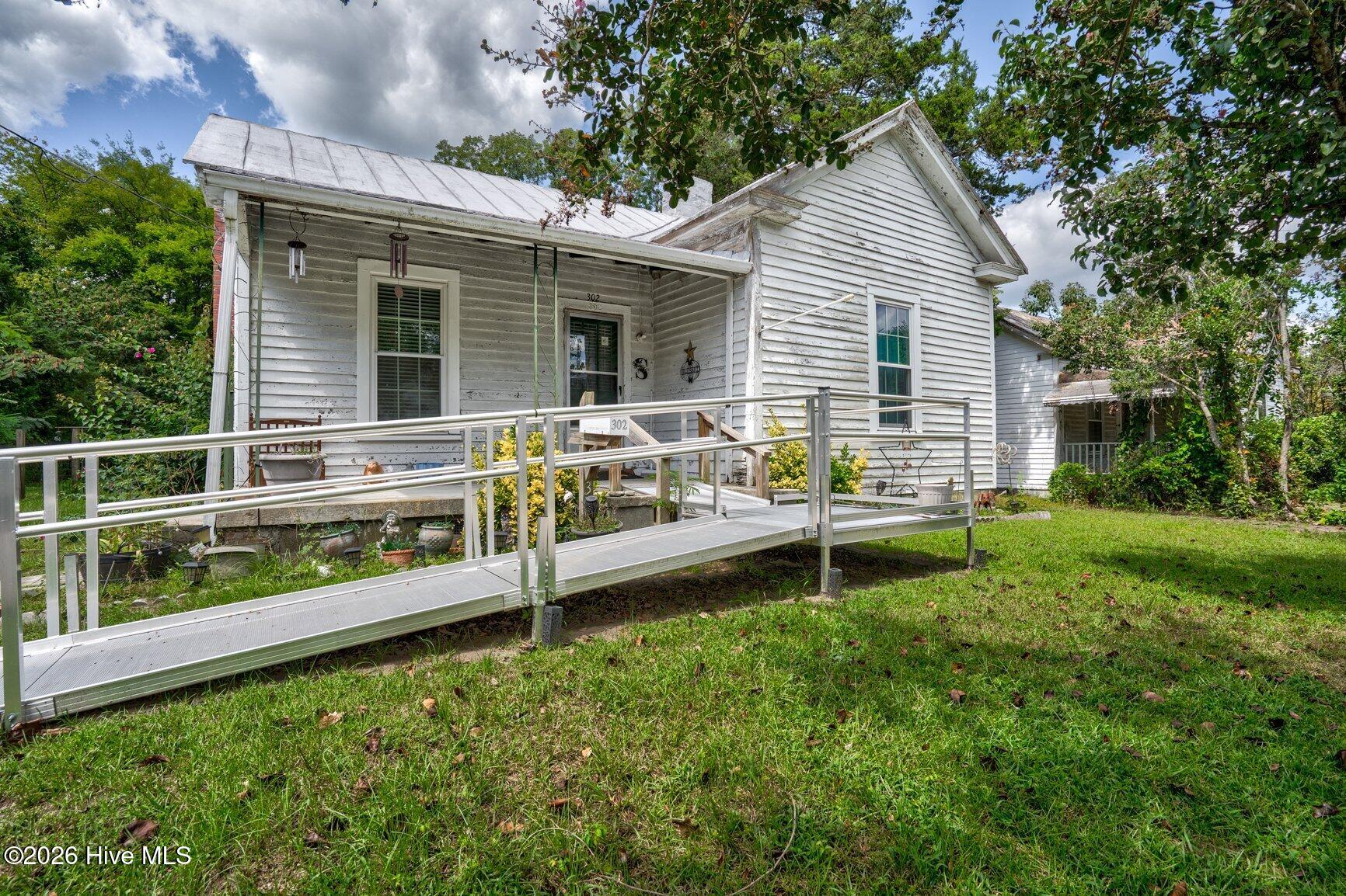 302 W 1st Street, Tarboro, NC 27886 — photo 2
