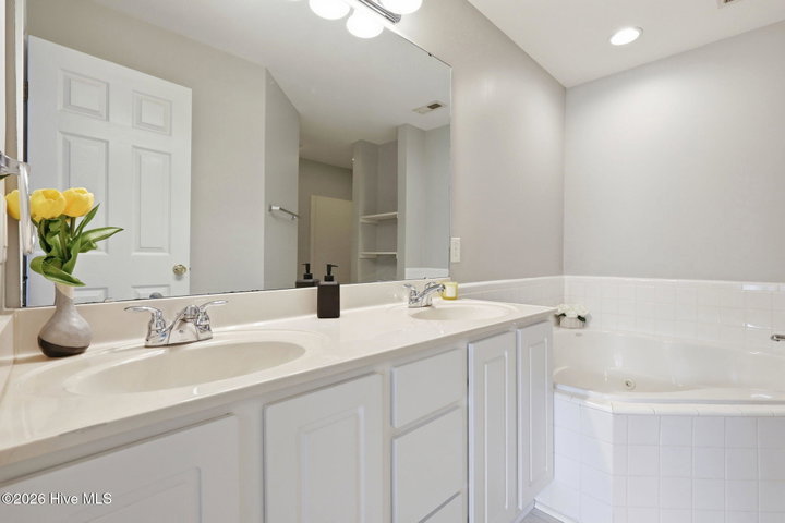 2225 Locksley Woods Drive F, Greenville, NC 27858 — photo 24