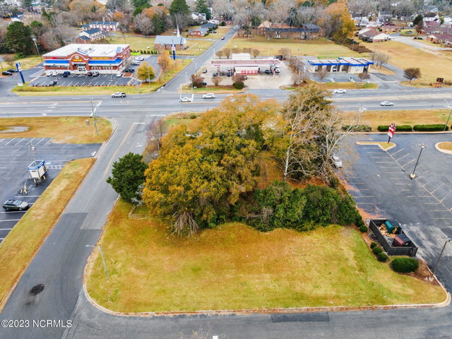 801 East Boulevard, Williamston, NC 27892 — photo 11