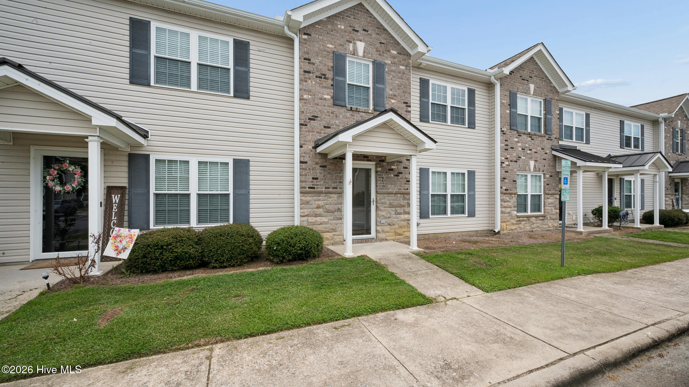 112 Chandler Drive E, Greenville, NC 27834 — main photo