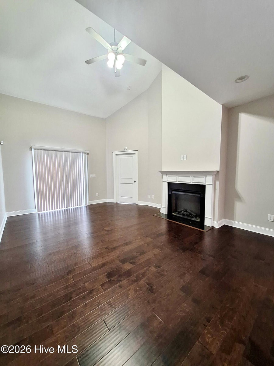 1807 Fox Den Way 5, Greenville, NC 27858 — photo 2