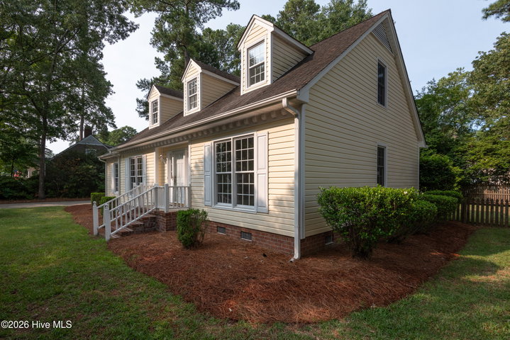 604 Bremerton Drive, Greenville, NC 27858 — photo 2