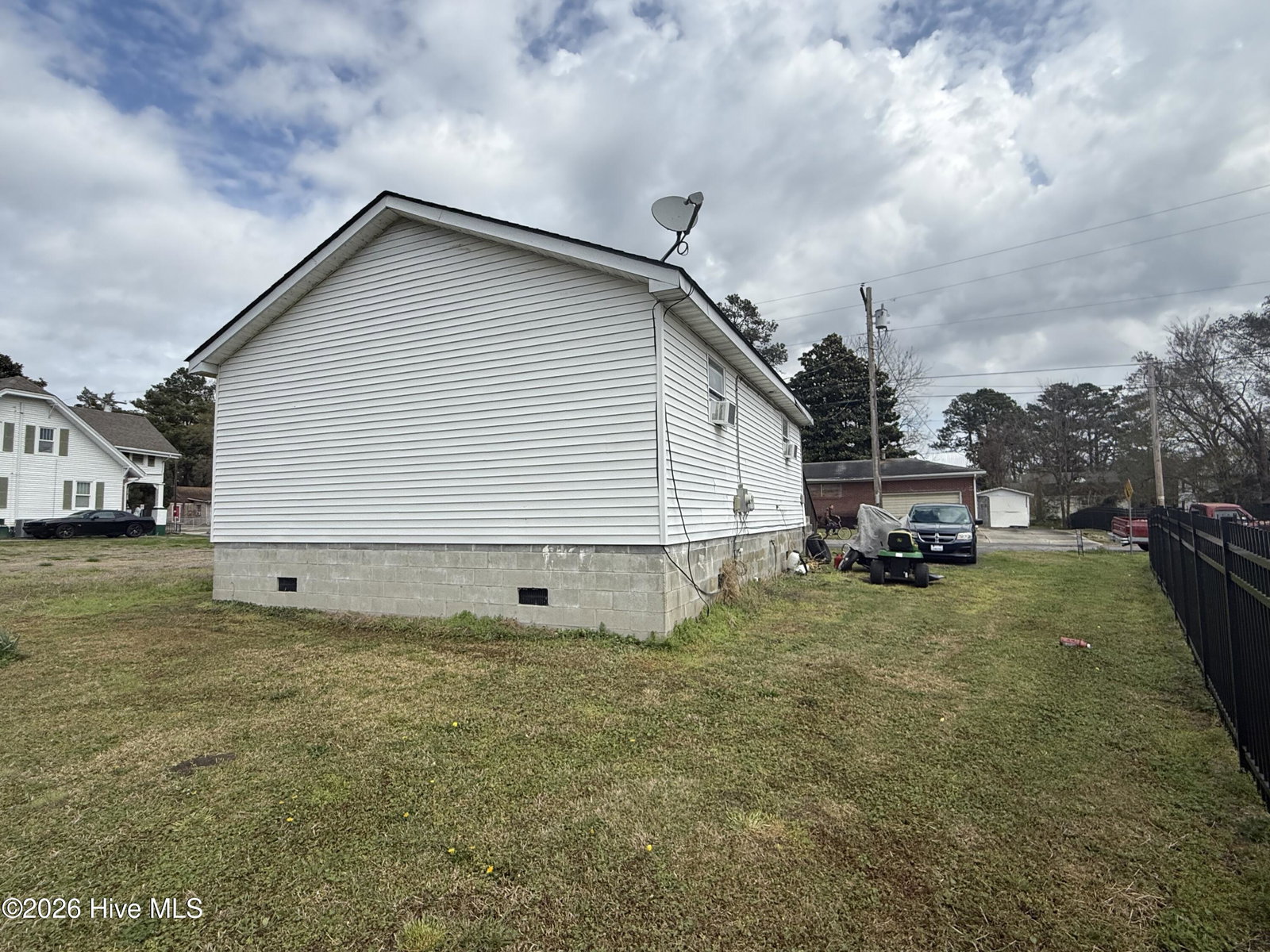 907 S Martin Luther King Junior Drive, Elizabeth City, NC 27909 — photo 4