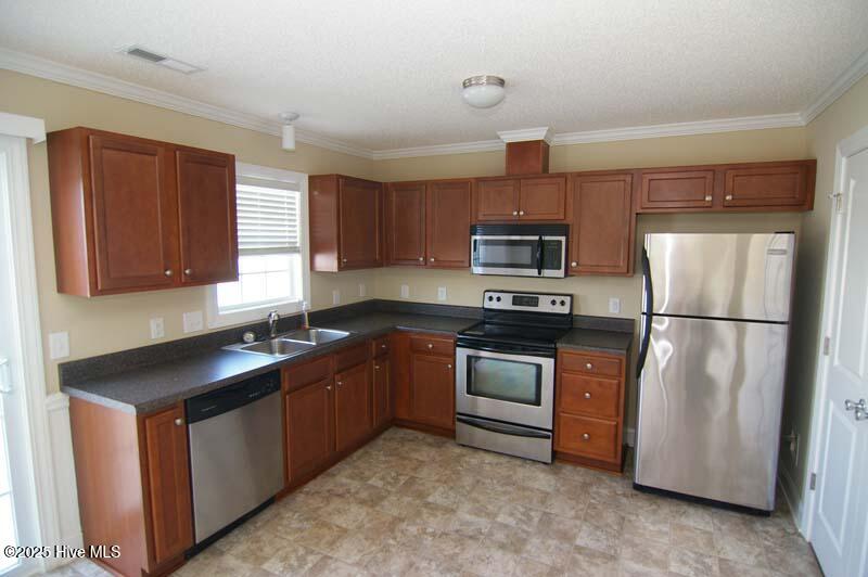 100 Chandler Drive D, Greenville, NC 27834 — photo 2