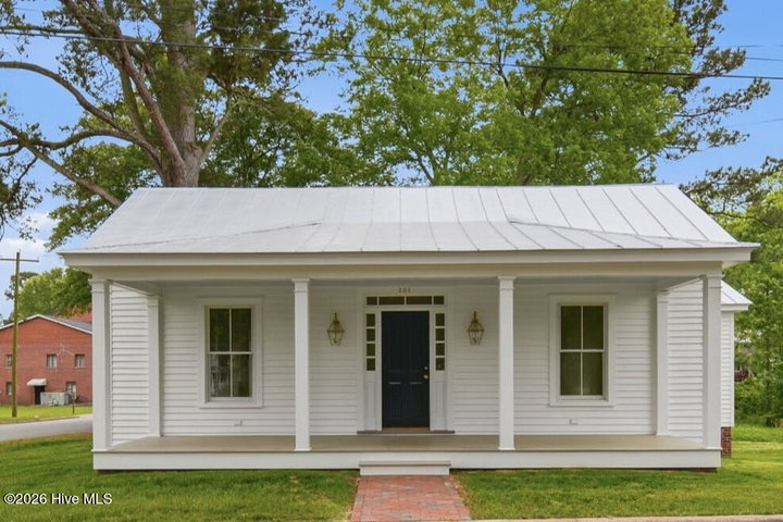 301 W Gale Street, Edenton, NC 27932 — photo 1