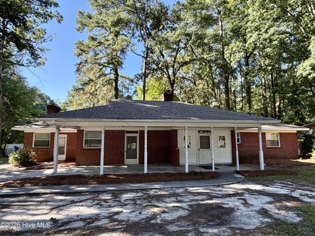 915 Greenville Boulevard SE, Greenville, NC 27858