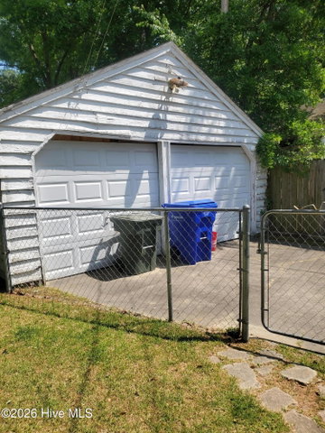 305 Glenwood Drive, Greenville, NC 27834 — photo 4