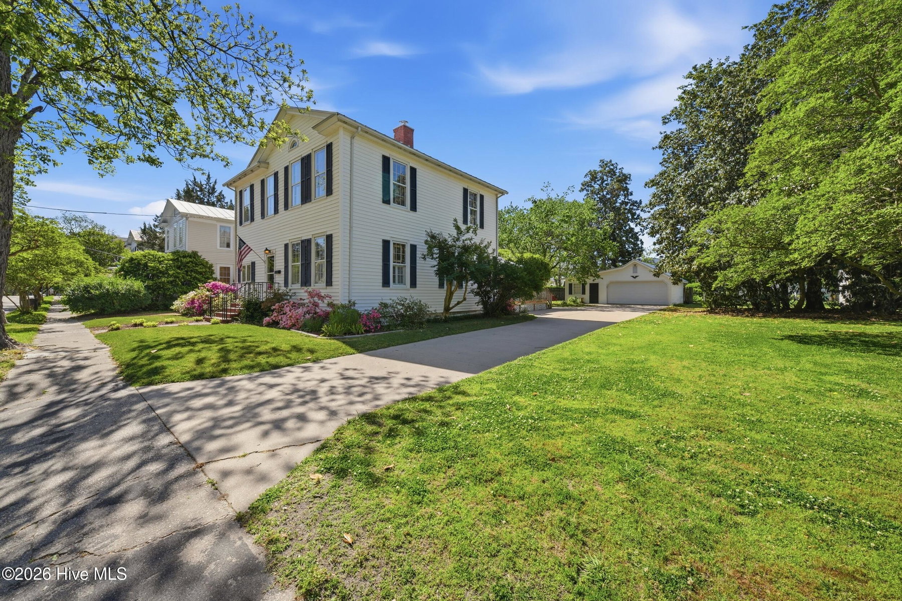 215 W Queen Street, Edenton, NC 27932 — photo 2