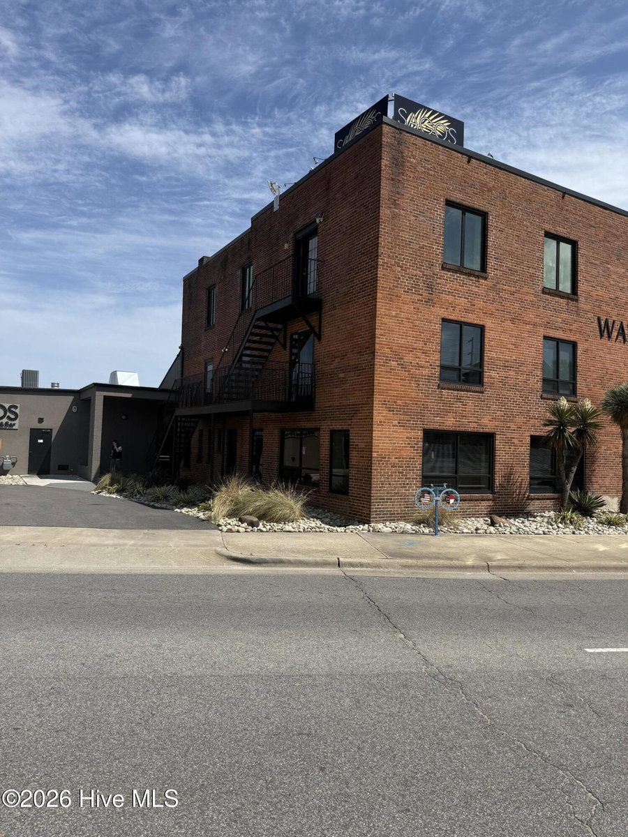 400 S Water Street 302, Elizabeth City, NC 27909 — photo 2