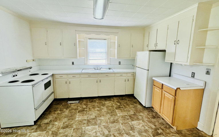 3813 W Wilson Street, Farmville, NC 27828 — photo 9