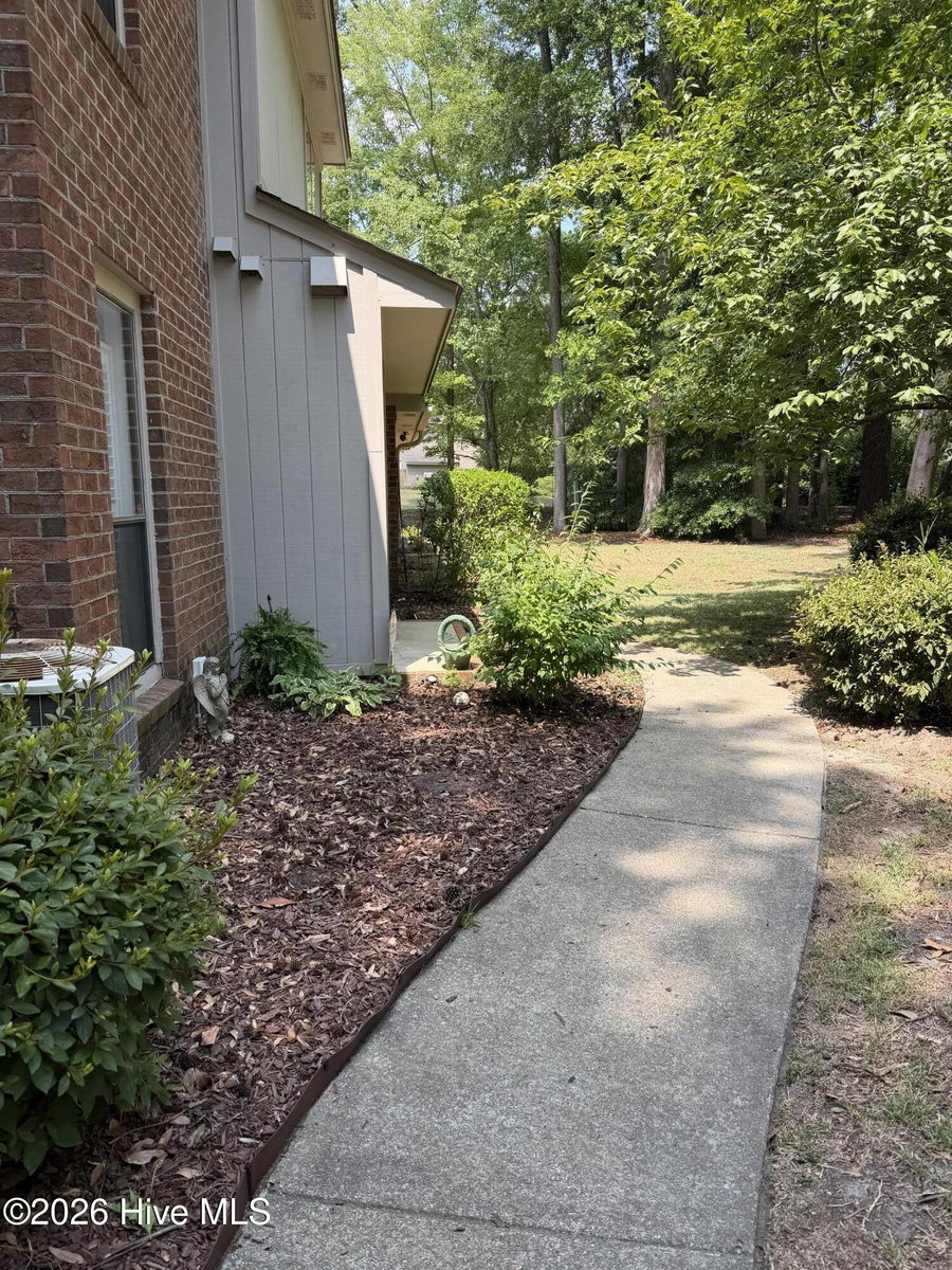 812 Hidden Branches Close, Winterville, NC 28590 — photo 2