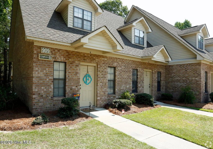 905 Allen Road D3, Greenville, NC 27834