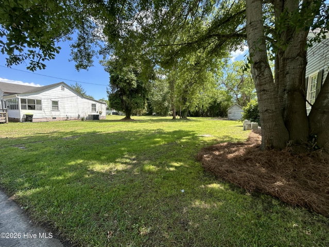 317 2 W Grubb Street, Hertford, NC 27944 — photo 3