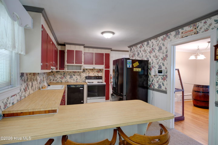 100 E Berkshire Road, Greenville, NC 27858 — photo 16