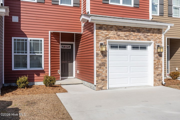 1819 Fox Den Way 5, Greenville, NC 27858 — photo 2