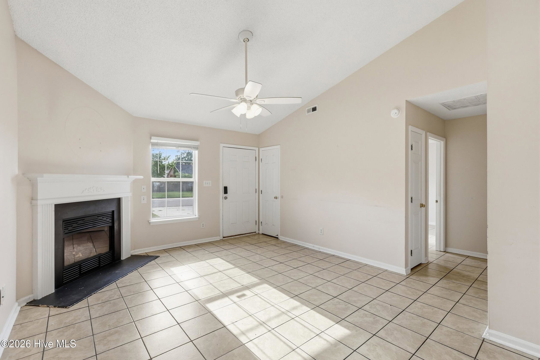 2607 Bluff View Drive A, Greenville, NC 27834 — photo 4