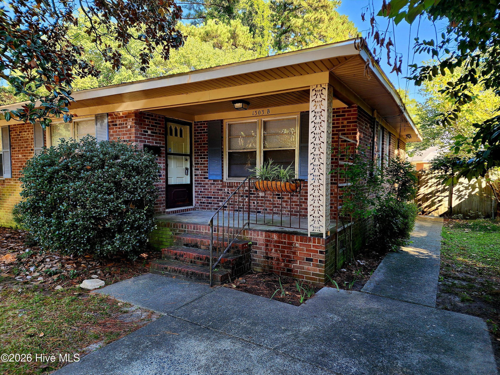 1303 E 1st Street B, Greenville, NC 27858 — photo 2