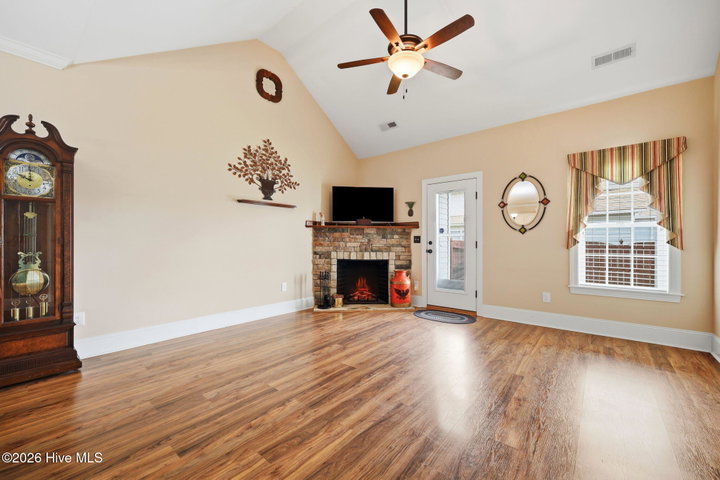2012 Croyden Circle B, Greenville, NC 27834 — photo 24