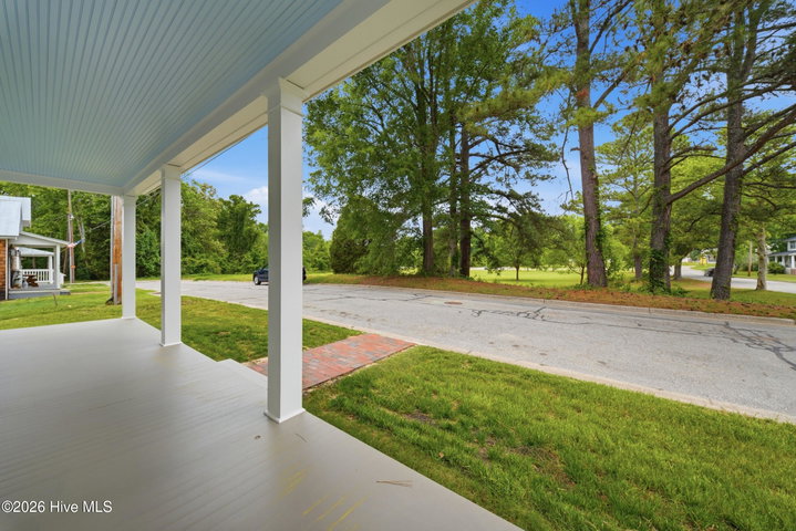 301 W Gale Street, Edenton, NC 27932 — photo 2