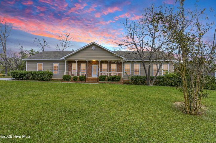 632 Ravenswood Road image