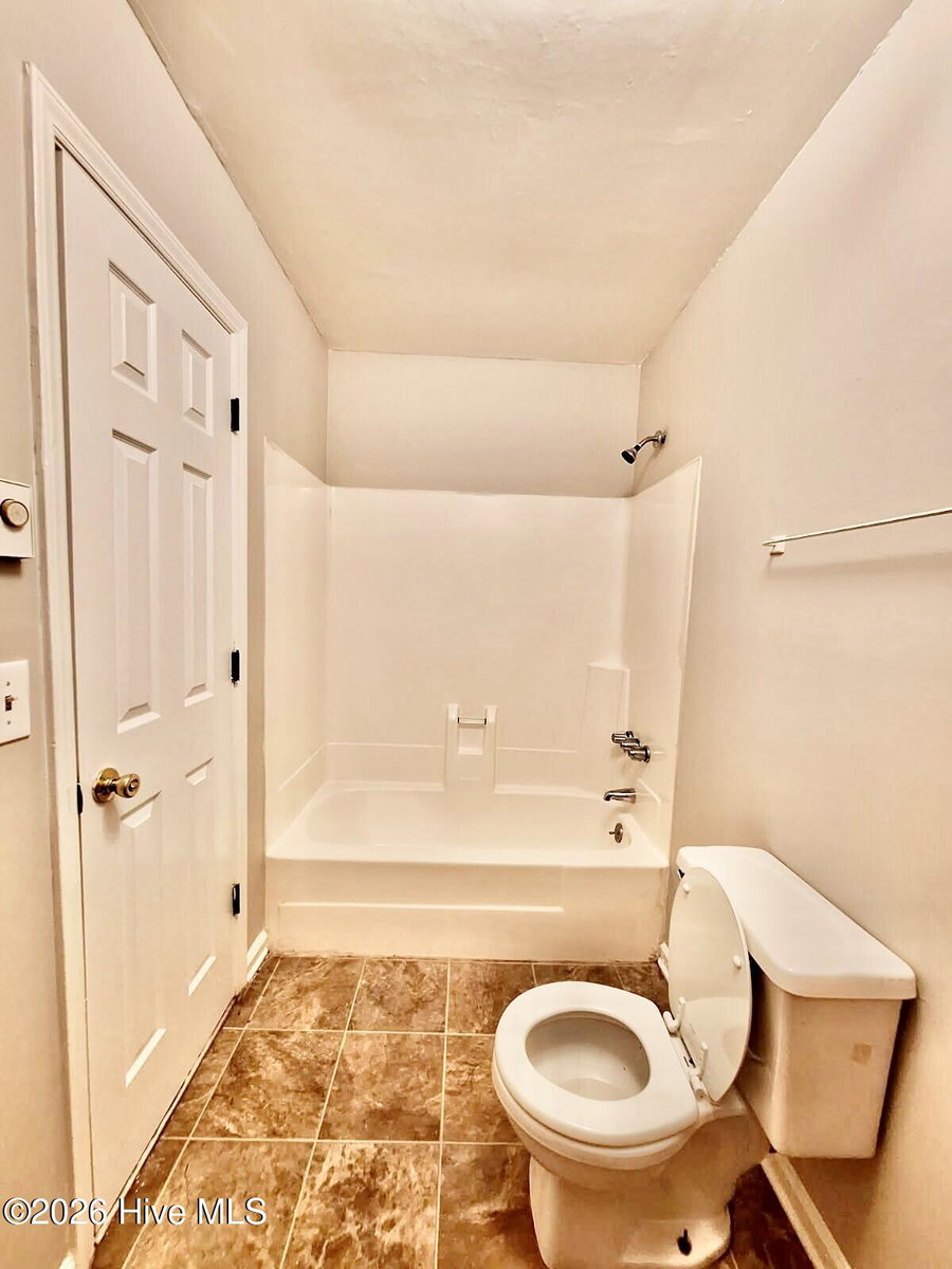 1402 Hooker Road E, Greenville, NC 27834 — photo 5