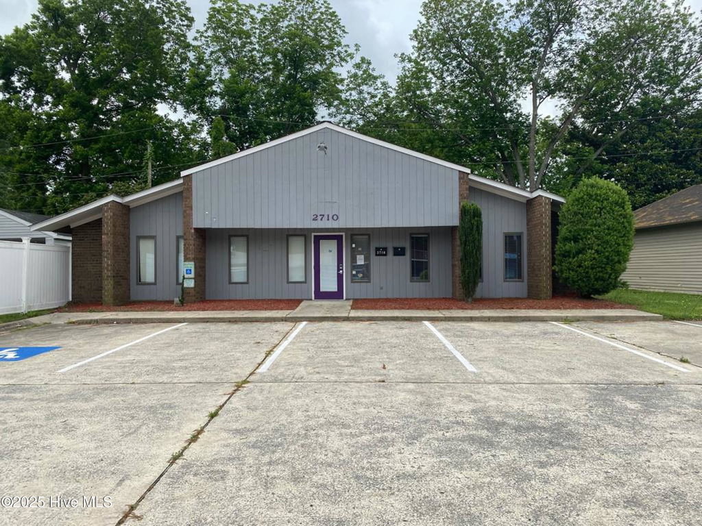 2710 E 10th Street, Greenville, NC 27858