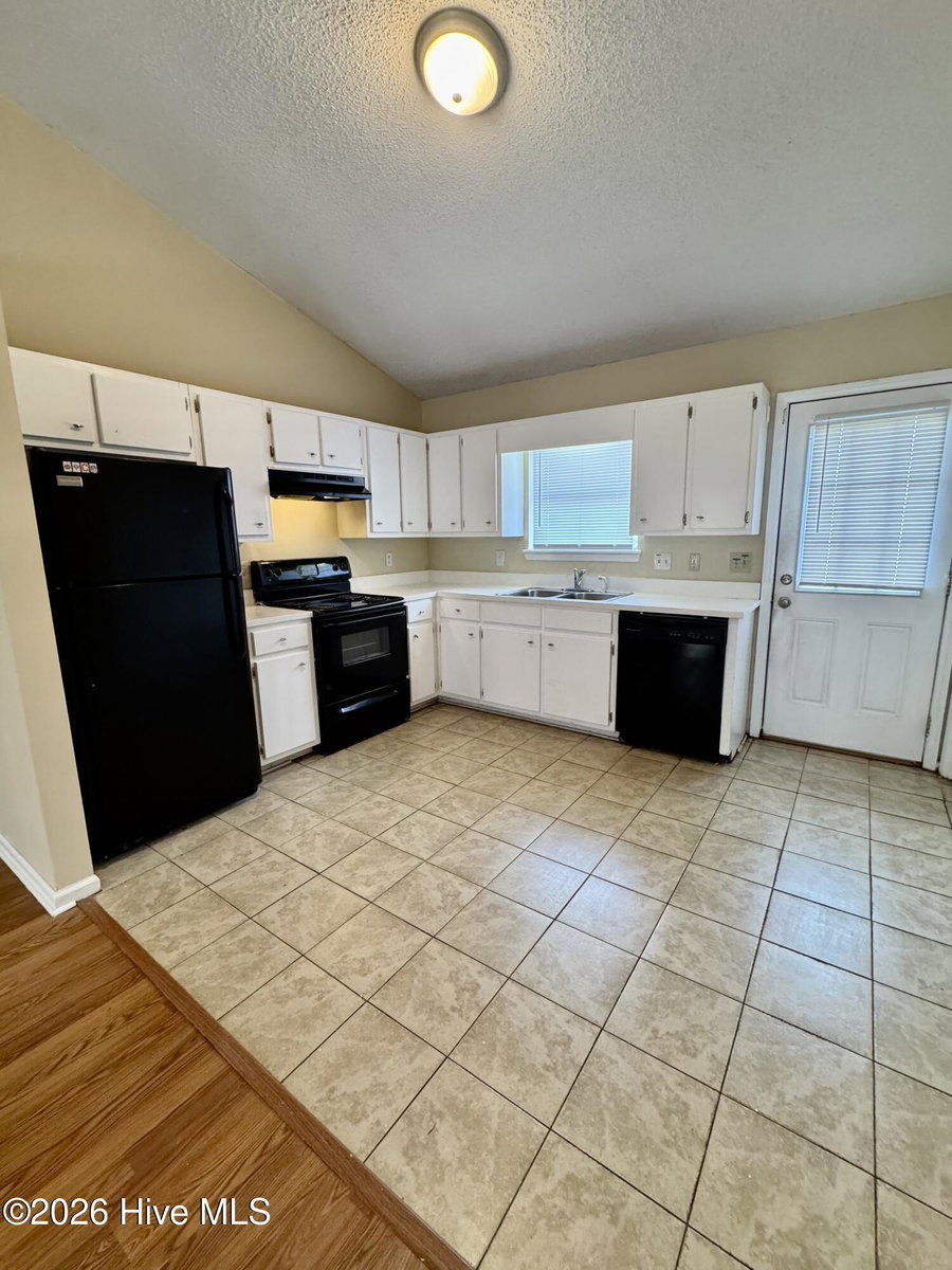 2107 E 3rd Street B, Greenville, NC 27858 — photo 3