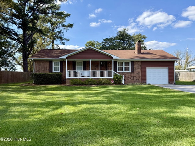 1122 Pineview Road, Williamston, NC 27892
