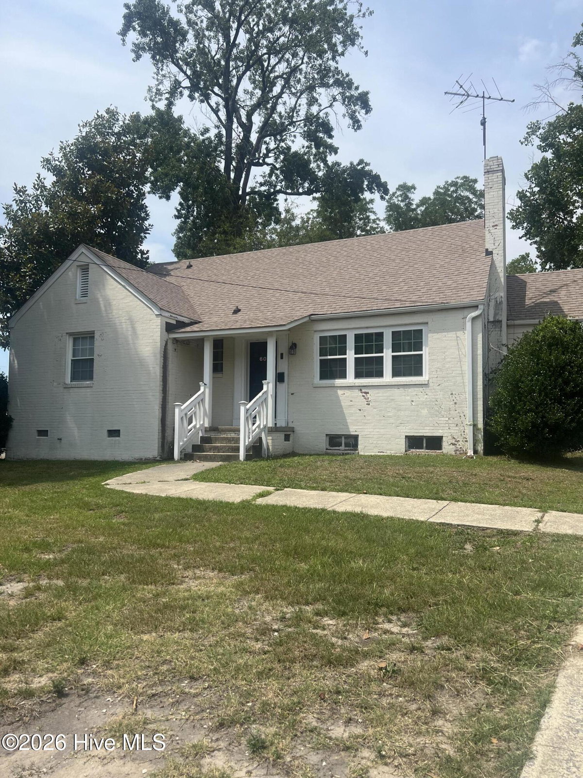 609 E 11th Street, Greenville, NC 27858 — main photo