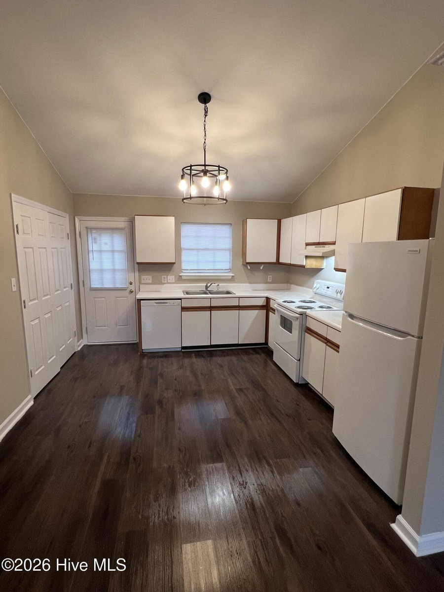 3204 Parkway Court A & B, Greenville, NC 27834 — photo 3