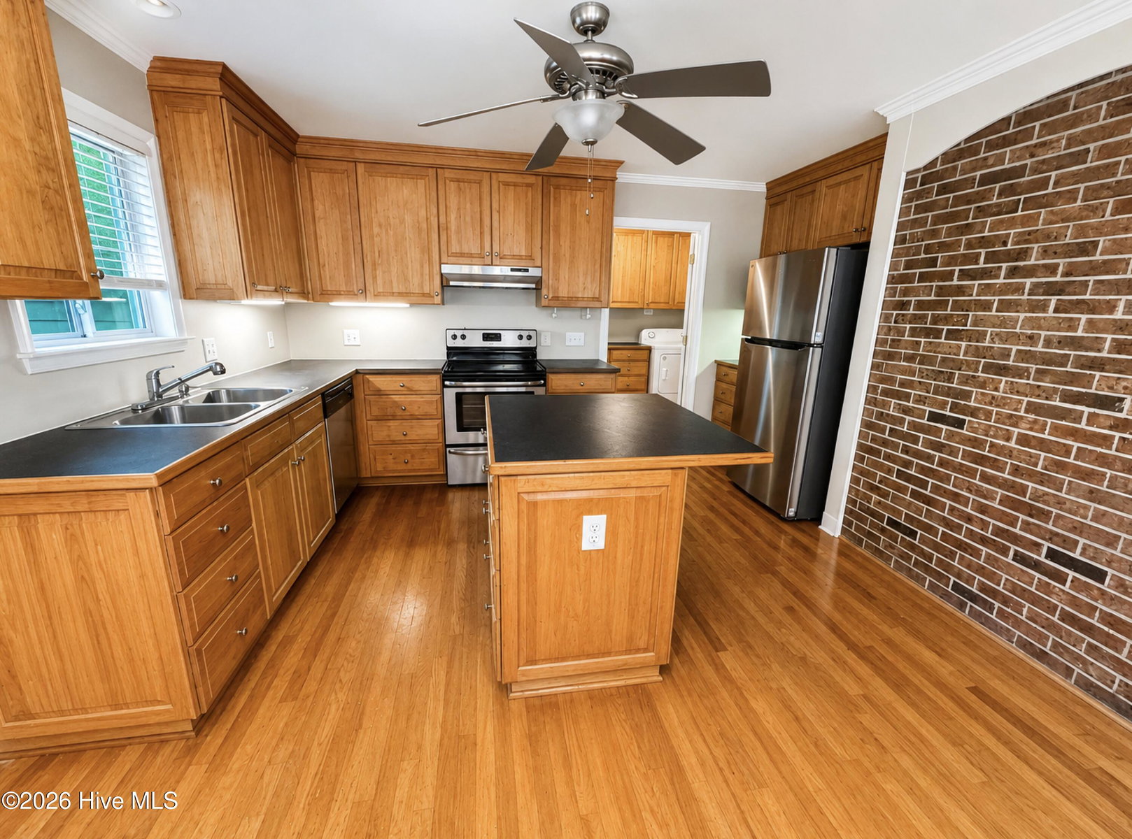 1405 N Overlook Drive, Greenville, NC 27858 — photo 2
