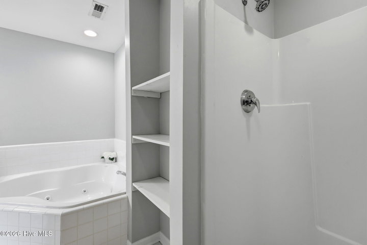 2225 Locksley Woods Drive F, Greenville, NC 27858 — photo 26