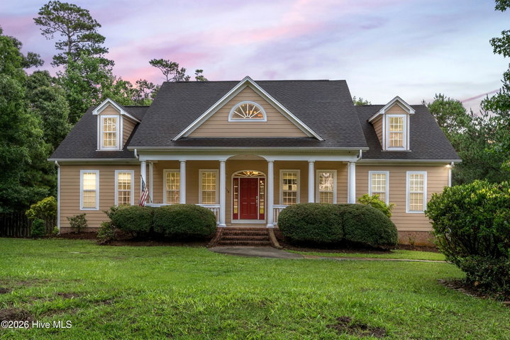 638 Ravenswood Road image