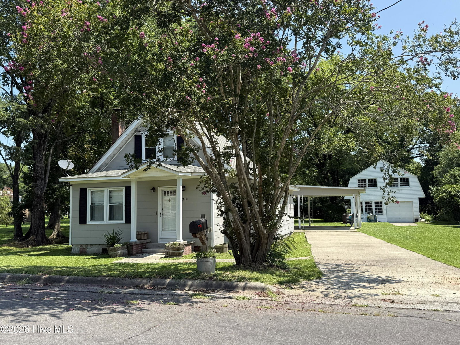 210 E Middle Street, Creswell, NC 27928 — photo 2