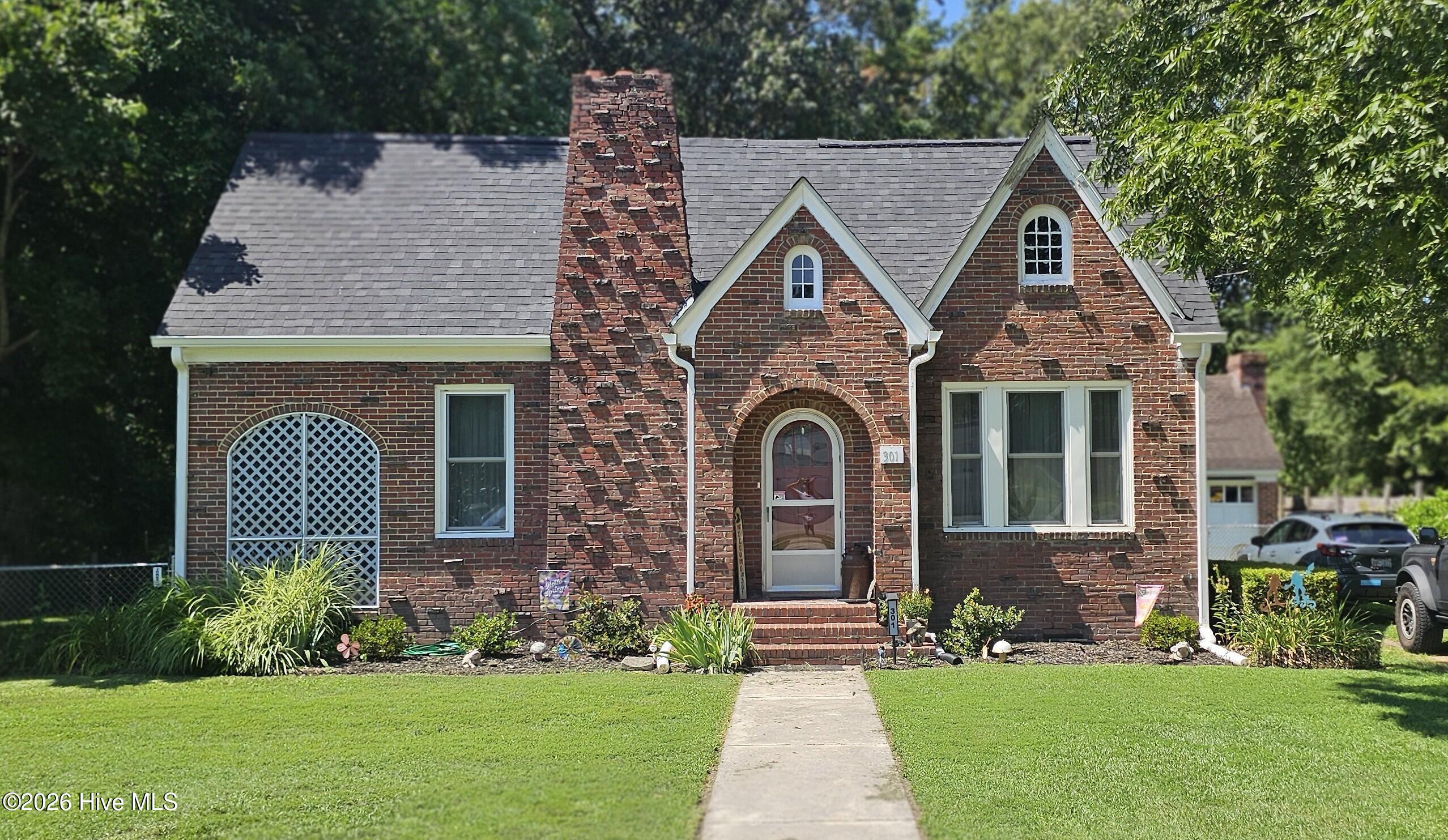 301 W Jackson Street, Rich Square, NC 27869 — main photo