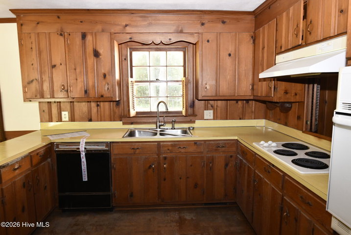 111 Fairlane Road, Greenville, NC 27834 — photo 9
