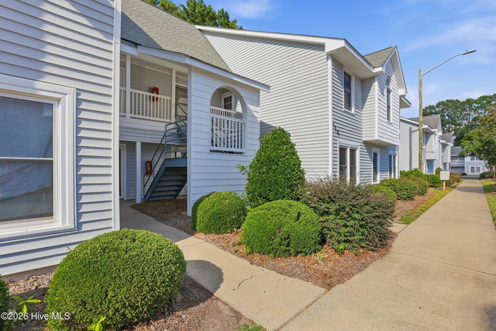 123 W Victoria Court F, Greenville, NC 27834 — photo 2