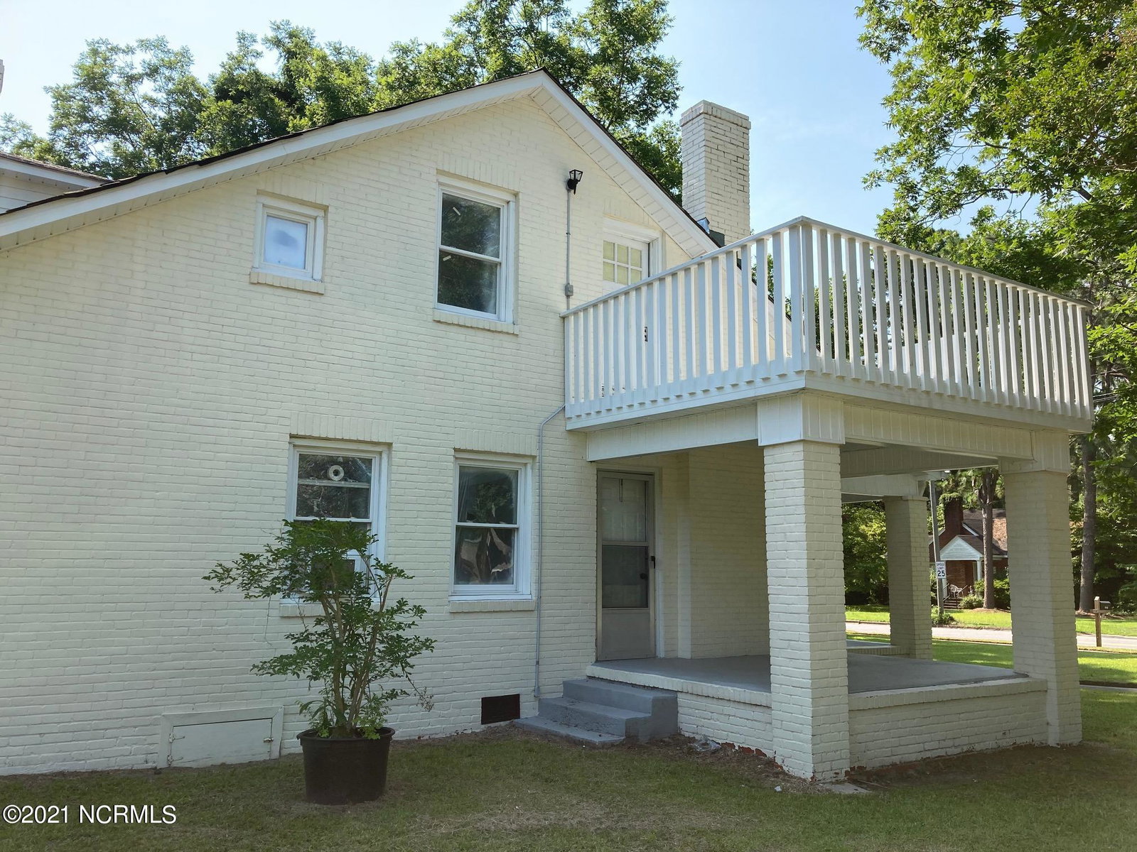2301 E 4th Street, Greenville, NC 27858 — photo 2