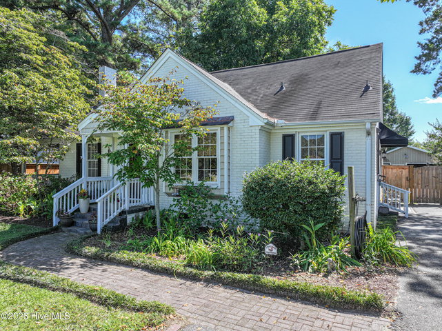 3611 Dickinson Avenue, Greenville, NC 27834