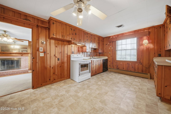 1130 N Road Street, Elizabeth City, NC 27909 — photo 16