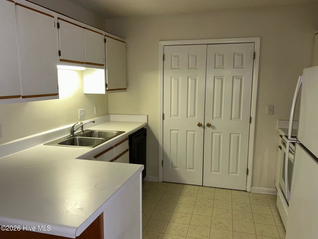 116 Breezewood Drive H, Greenville, NC 27858 — photo 6