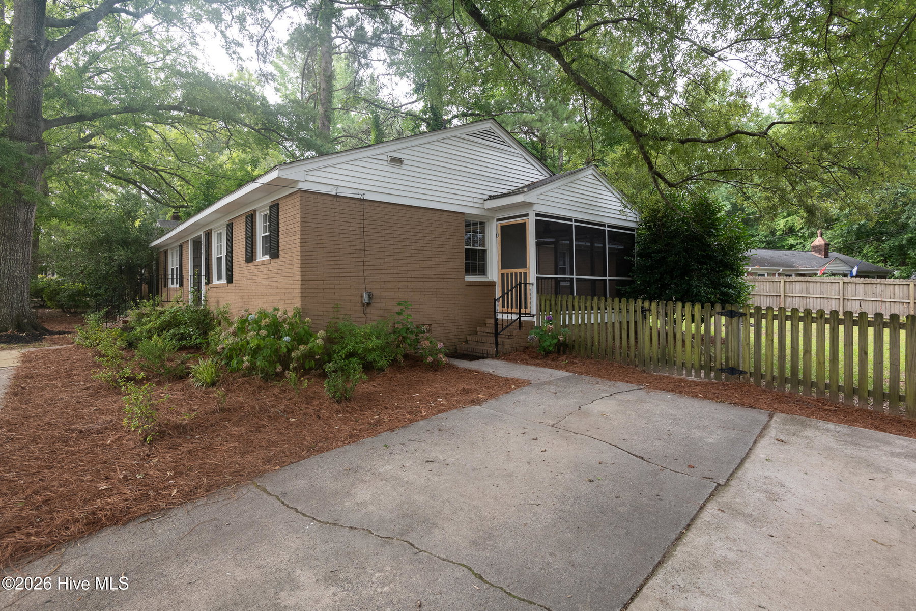 1719 Beaumont Drive, Greenville, NC 27858 — photo 2
