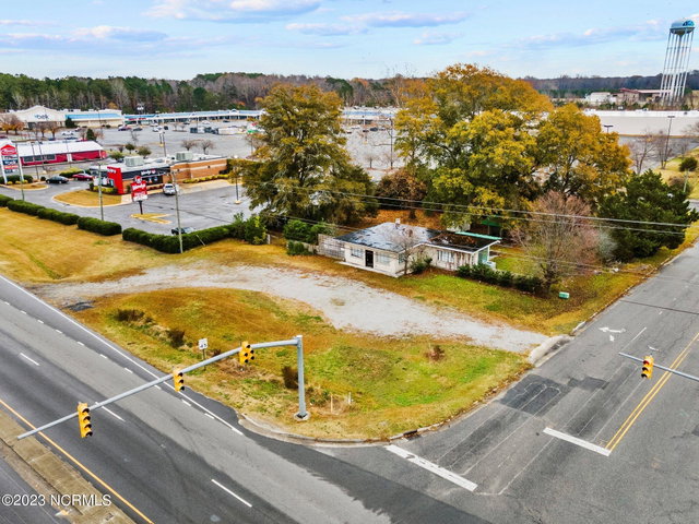 801 East Boulevard, Williamston, NC 27892 — photo 9