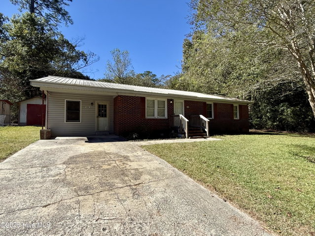 403 Henderson Street, Williamston, NC 27892 — photo 2