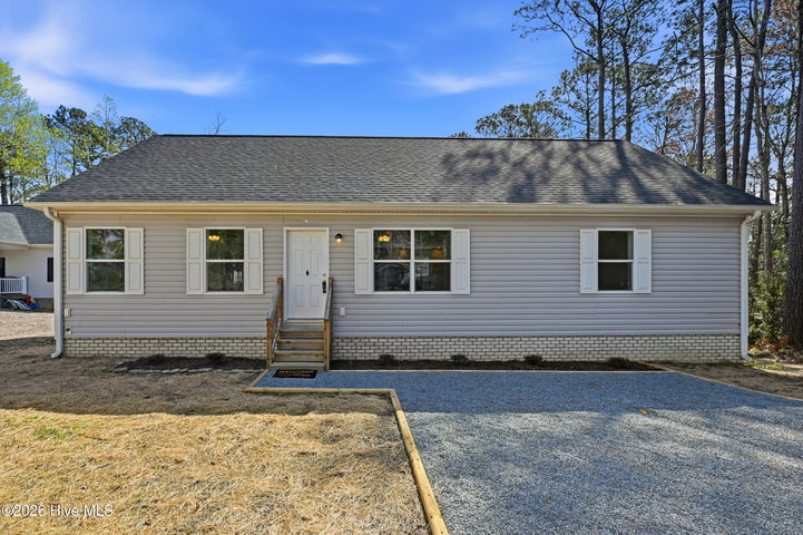 858 Wildwood Circle image