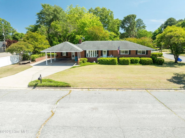 100 E Berkshire Road, Greenville, NC 27858 — photo 2