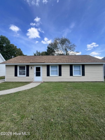 102 Fletcher Place, Greenville, NC 27858